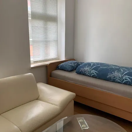 Apartment La- *